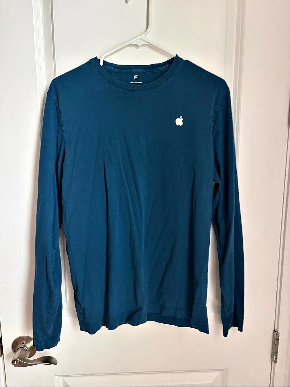 Apple Store Long Sleeve T-Shirt Blue Medium